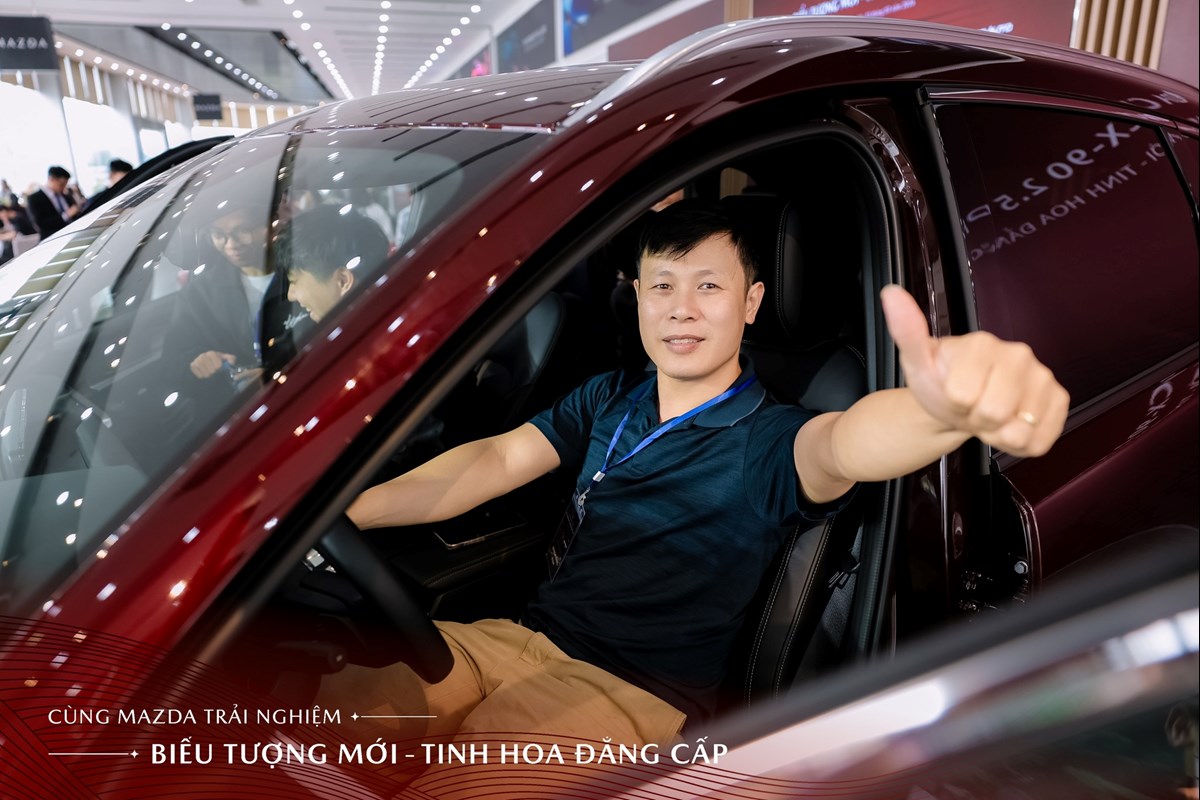 SUV flagship Mazda CX-90 2.5 PHEV tâm điểm của sự kiện.